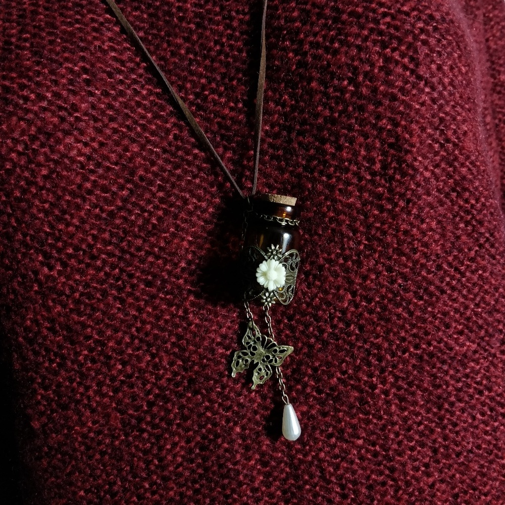 Vintage Style Wishing Bottle Necklace - Picture 3 of 8